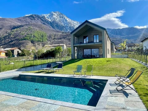 Property building, Garden view, Mountain view, Swimming pool