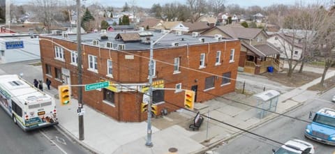 Property building, Bird's eye view, Street view