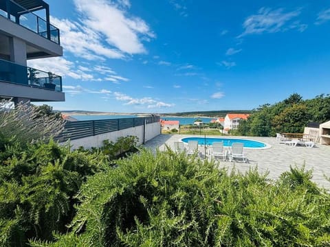 Pool view, Swimming pool