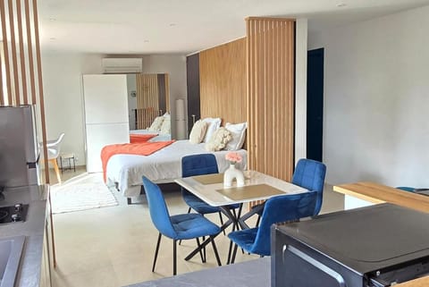 appartement indépendant rez de chaussée de villa Apartment in Mougins