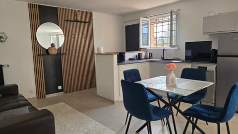 appartement indépendant rez de chaussée de villa Apartment in Mougins
