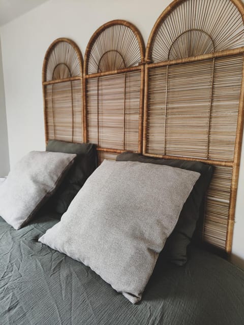 Calme et confort, charmante longère bretonne House in Landerneau