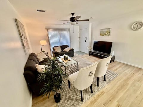 Communal lounge/ TV room, TV and multimedia, Living room