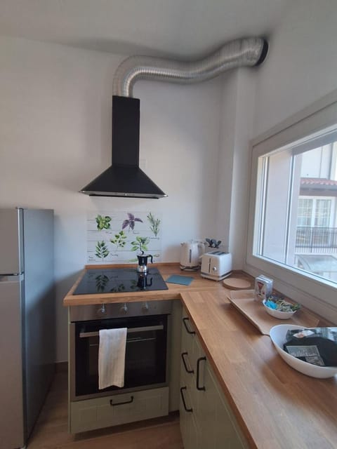 Kitchen or kitchenette, minibar, pet friendly, stove, toaster