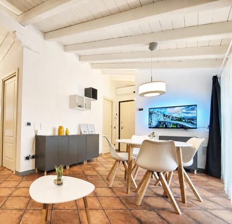TV and multimedia, Living room, air conditioner