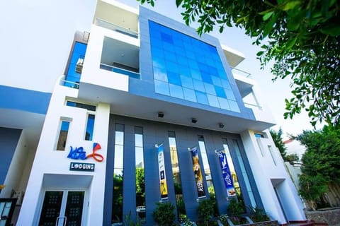 Property building, Day