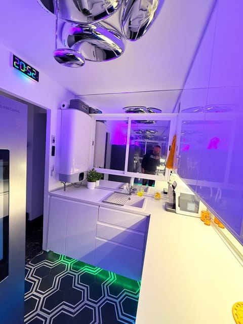 Coffee/tea facilities, Kitchen or kitchenette, dishwasher