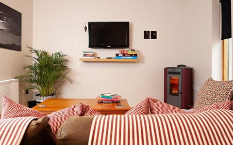 Communal lounge/ TV room, Living room