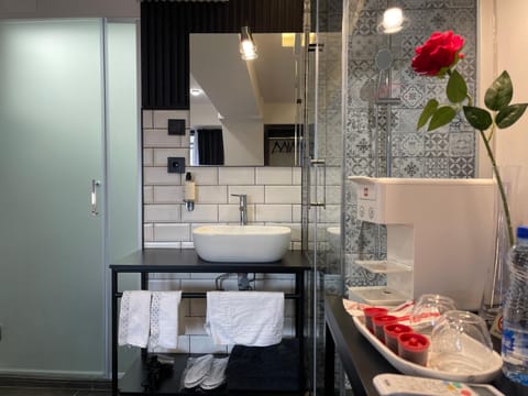 Shower, Bathroom, towels