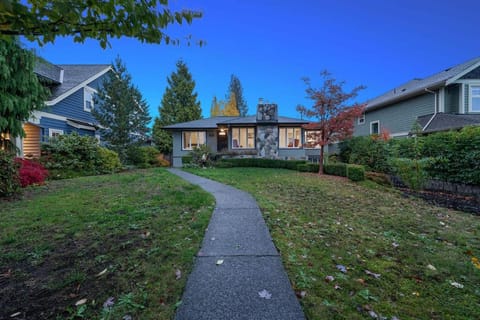 Property building, Neighbourhood, Natural landscape, Garden