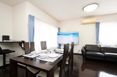 Living room, Dining area