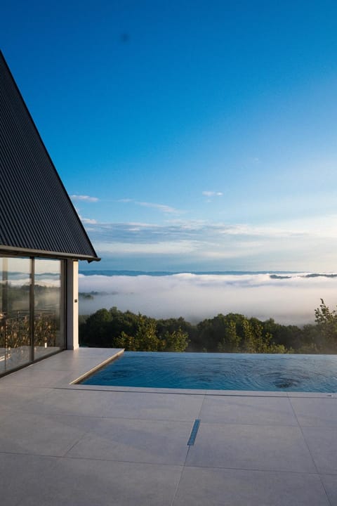 Day, Natural landscape, Pool view, Swimming pool