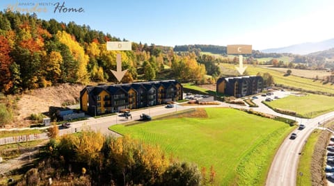 Property building, Day, Neighbourhood, Natural landscape, Bird's eye view, Mountain view, Parking