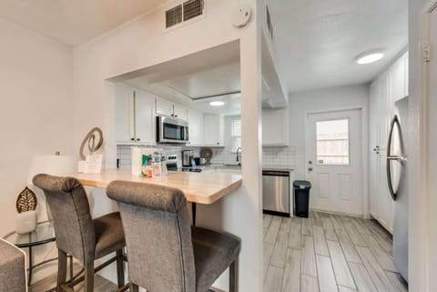 Condo 1BD HWY161-183 DFW South Irving - I69 Apartment in Irving