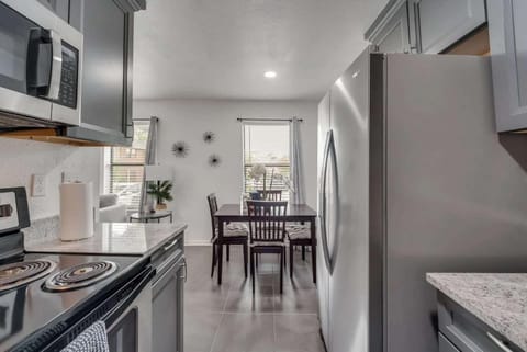 1BD Condo HWY161-183 DFW South Irving I65 Apartment in Irving