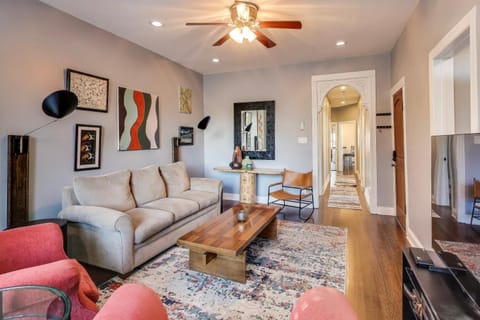 TV and multimedia, Living room, Seating area, fireplace