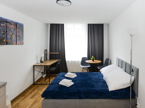Bed, Living room, Bedroom, towels