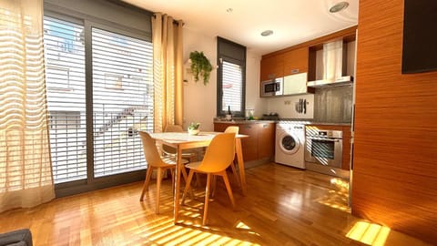Dining area, kitchen