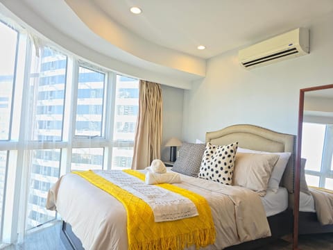Bed, Photo of the whole room, Bedroom, air conditioner