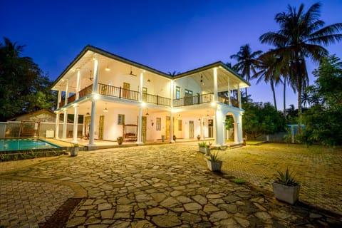Night, Garden, Garden view, Swimming pool