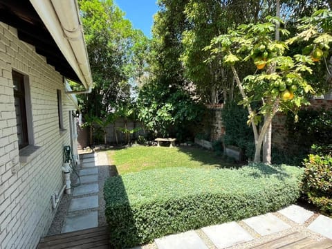 Property building, Day, Garden, Garden, Garden view