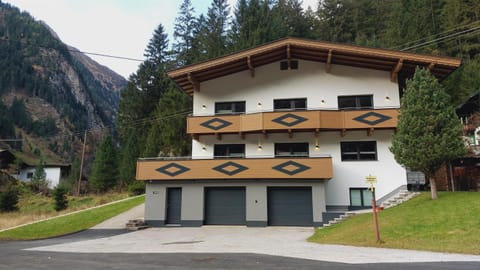Property building, Day