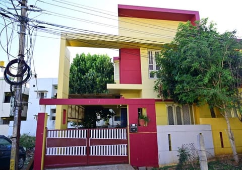 Property building, Day, View (from property/room), Balcony/Terrace