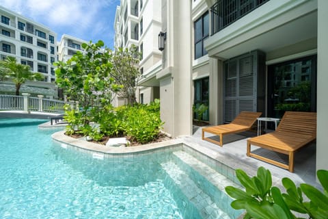 Patio, Pool view, Swimming pool, sunbed
