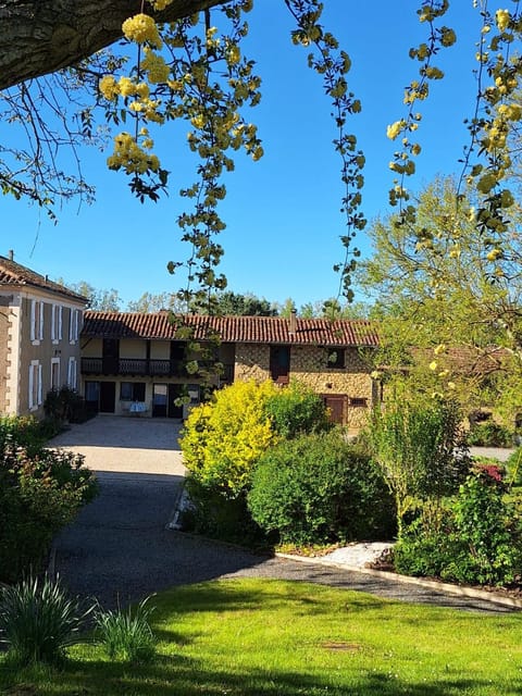 Property building, Garden view, Parking