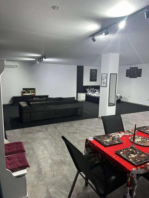 Home No 7 Apartment in Craiova