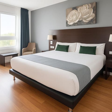 Bed, Photo of the whole room, Bedroom