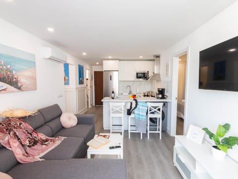 Kitchen or kitchenette, Living room, Seating area