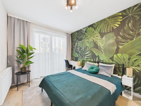 Bed, Living room, Photo of the whole room, Seating area, Bedroom
