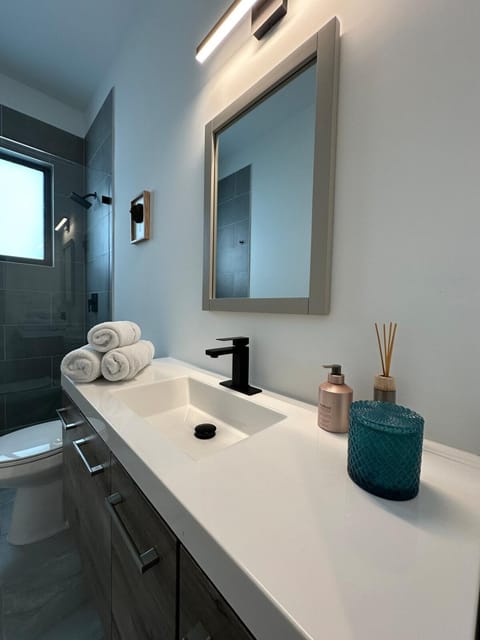 Oasis Yard -Pool-Jets-Game Room-BBQ-Relaxing House in West Park