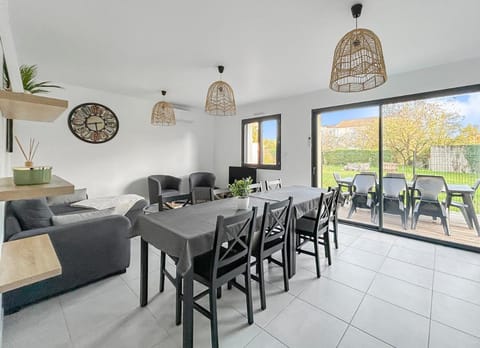 Maison moderne T5 · 4 ch sdb privatives · Terrasse Villa in Poitiers