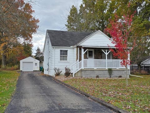 Gather at the Cape House in Boardman