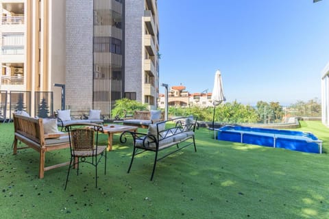 Balcony/Terrace, Seating area, Swimming pool