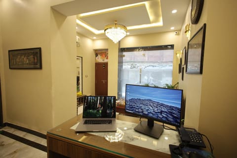 Lobby or reception, Internal: Not applicable to any particular room