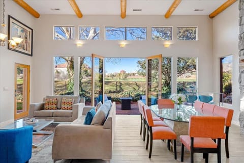 Living room, Dining area, Garden view, Mountain view