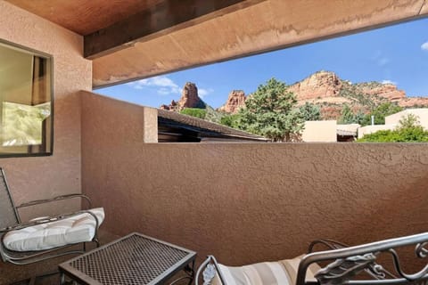 Balcony/Terrace, Mountain view
