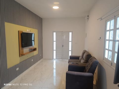 TV and multimedia, Living room, Seating area, Evening entertainment