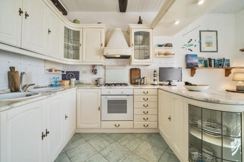 Patresi Mare - Goelba Apartment in Tuscany