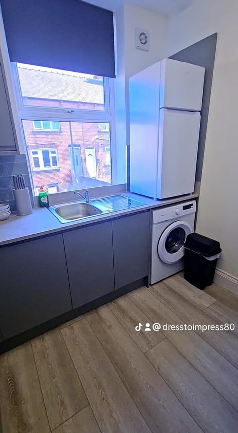 Dress to impress home Apartment in Leeds