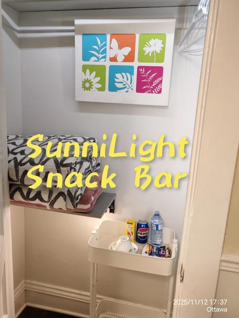 Ottawa University center near train Station & Parliament Bed and Breakfast in Gatineau