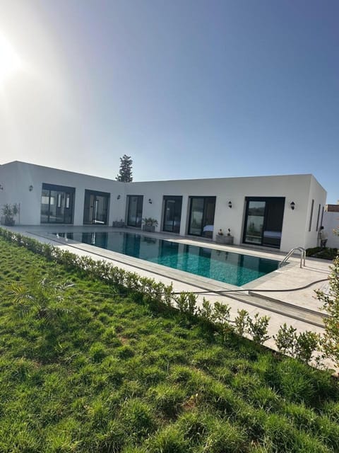 Garden, View (from property/room), Swimming pool