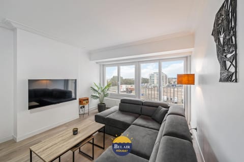 TV and multimedia, Balcony/Terrace, Living room, Seating area