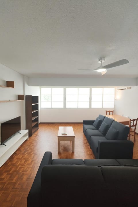 Apartamento Familiar En Nuevo Centro - Parque Central Turia Apartment in Valencia