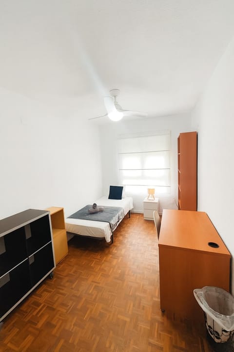 Apartamento Familiar En Nuevo Centro - Parque Central Turia Apartment in Valencia