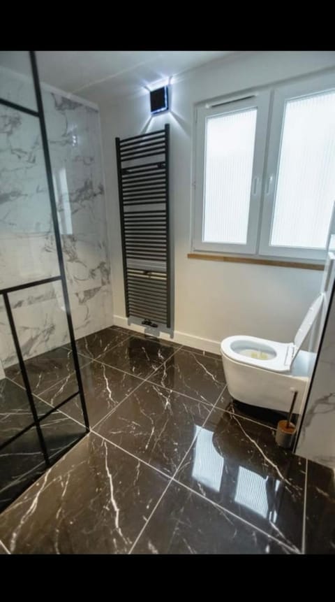 Elegant Central Apartment - Next from Grand Place, Netflix & Comfort Apartment in Brussels