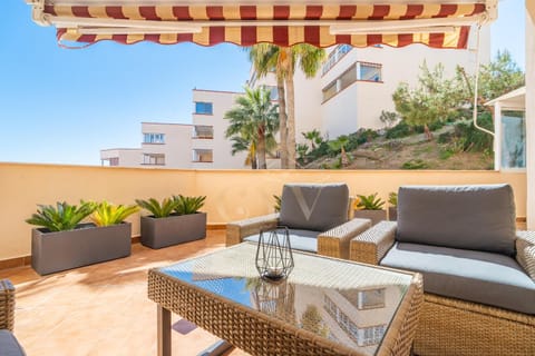 Patio, Day, Night, Neighbourhood, Natural landscape, View (from property/room), Balcony/Terrace, Food and drinks, Seating area, Guests, Garden view, Meals, Drinks, Sunrise, Sunset, Family